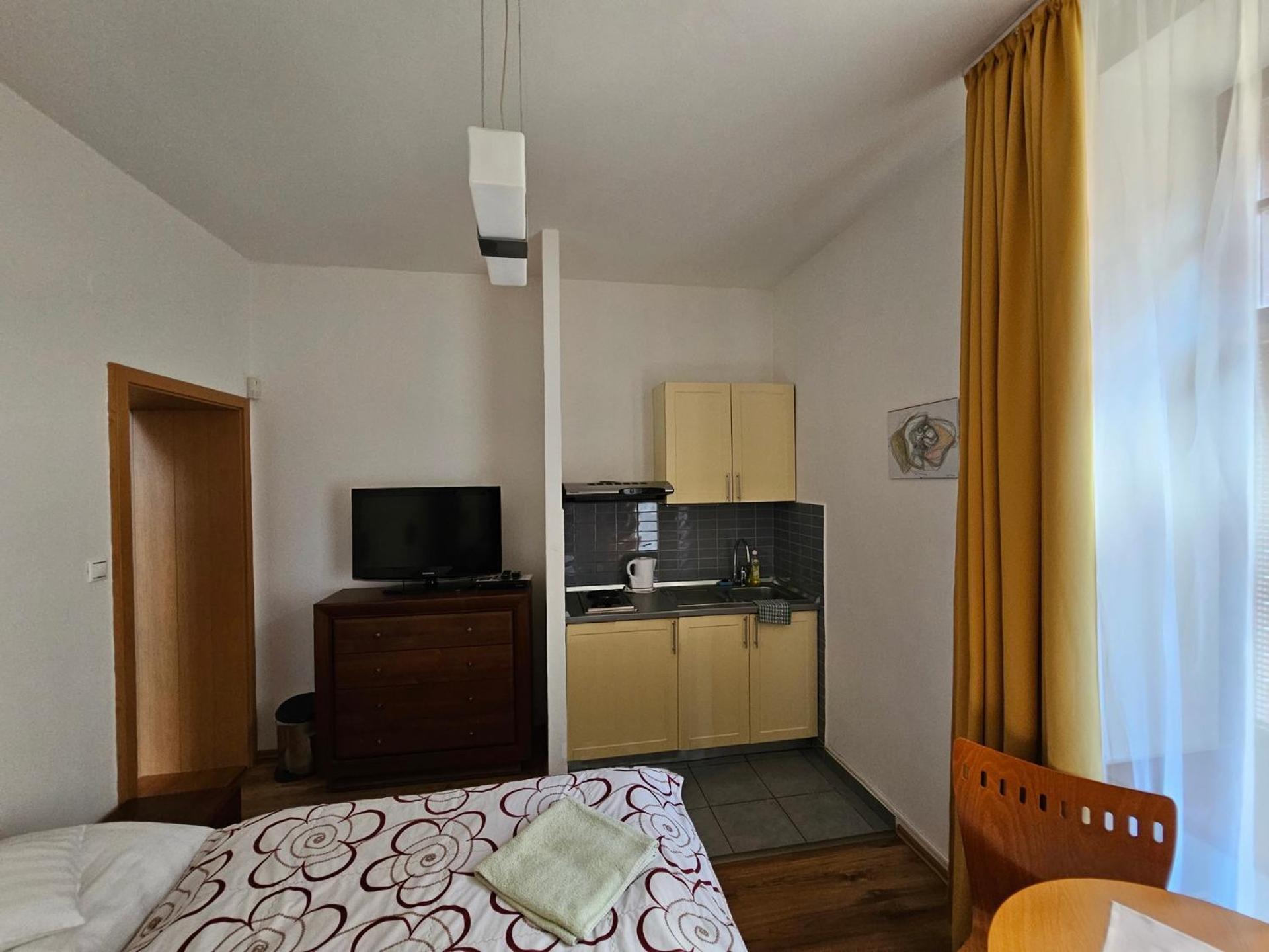 Penzion Pod Krivanom Liptovský Hrádok Exterior foto