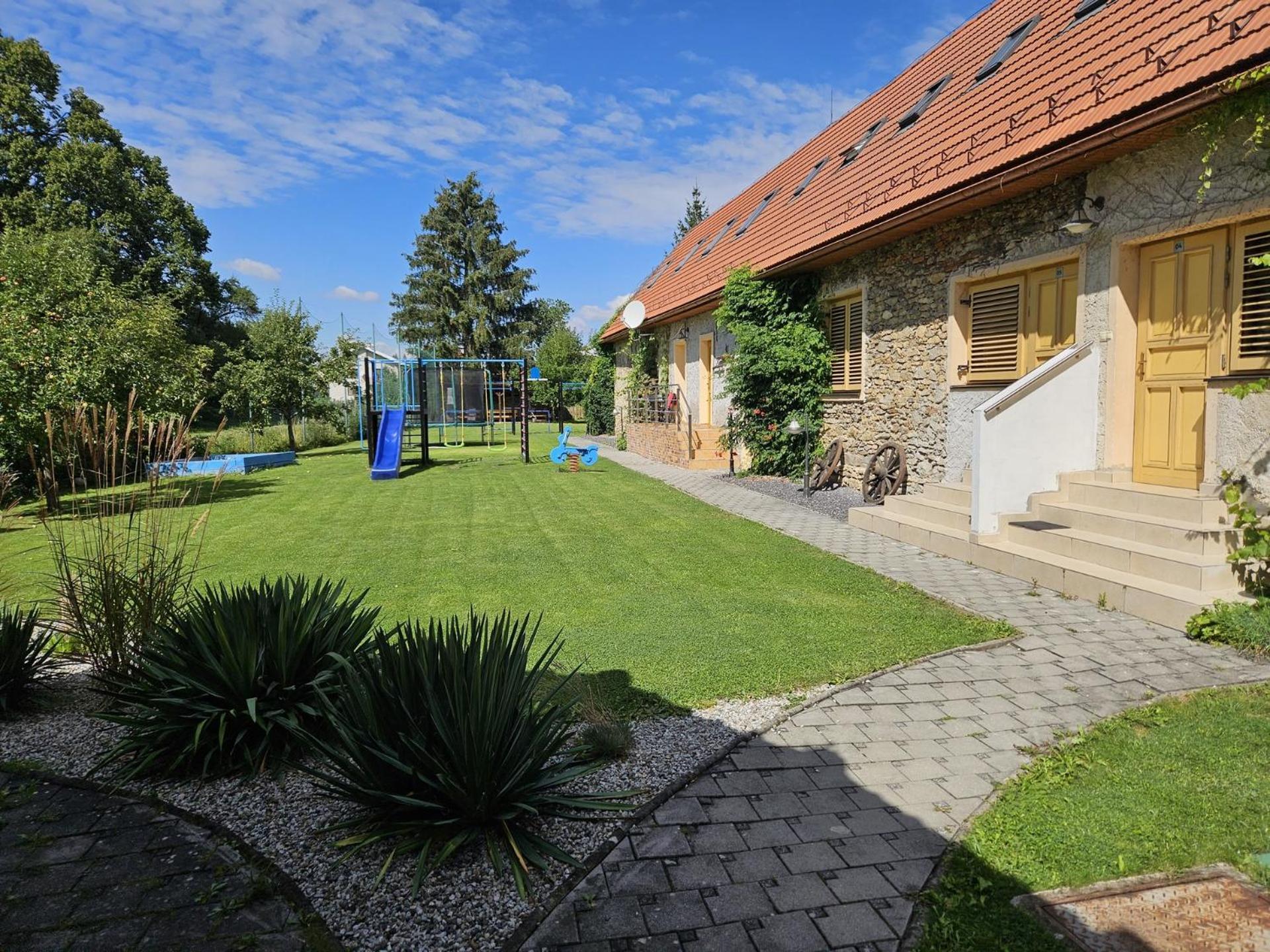 Penzion Pod Krivanom Liptovský Hrádok Exterior foto